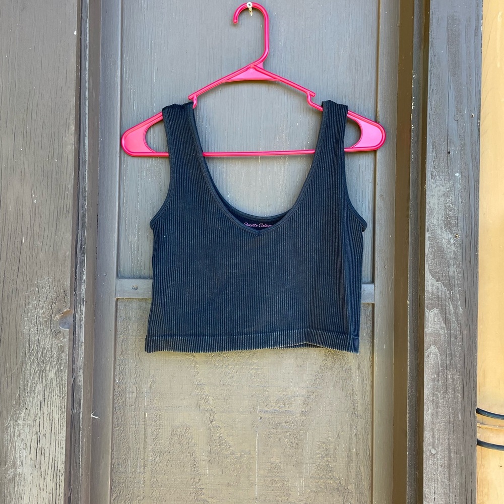 Black Ribbed Crop Top